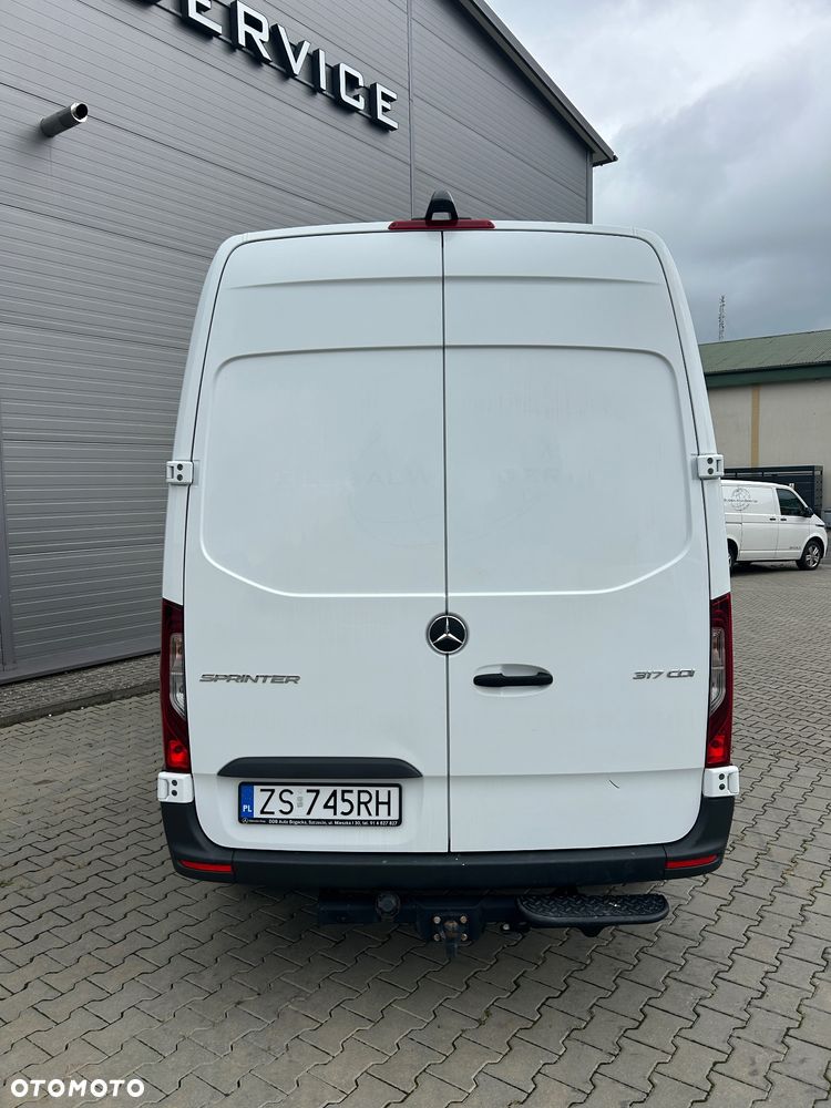 Mercedes-Benz Sprinter - 21