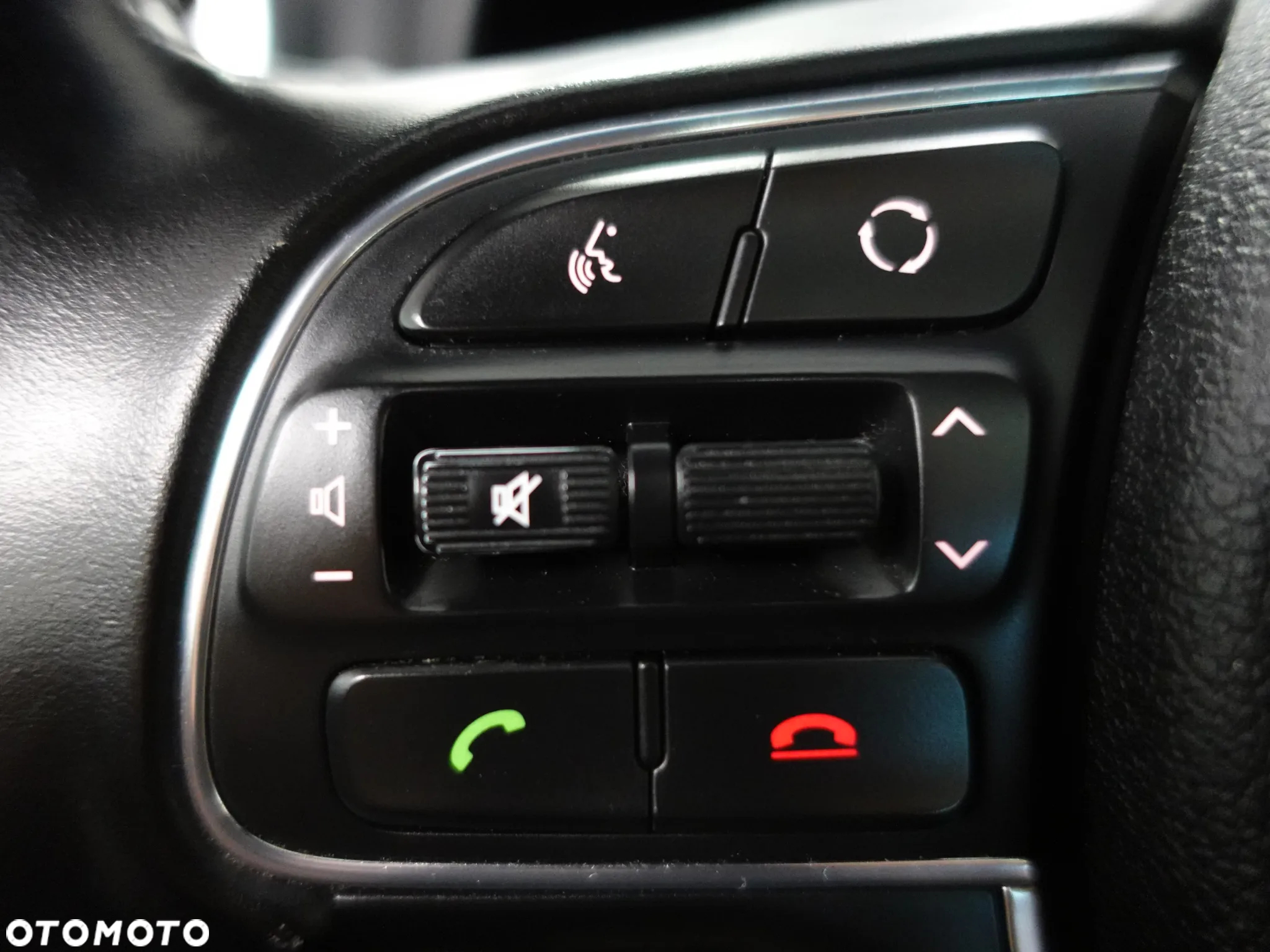 Kia Sportage 2,0 CRDI AWD Platinum - 37