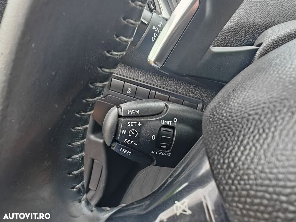 Ford Focus 1.5 EcoBlue Start-Stopp-System Aut. TITANIUM - 17