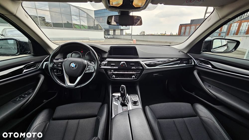 BMW Seria 5 518d Sport Line - 15