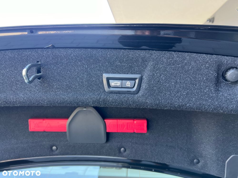 BMW Seria 3 320d Luxury Line sport - 23