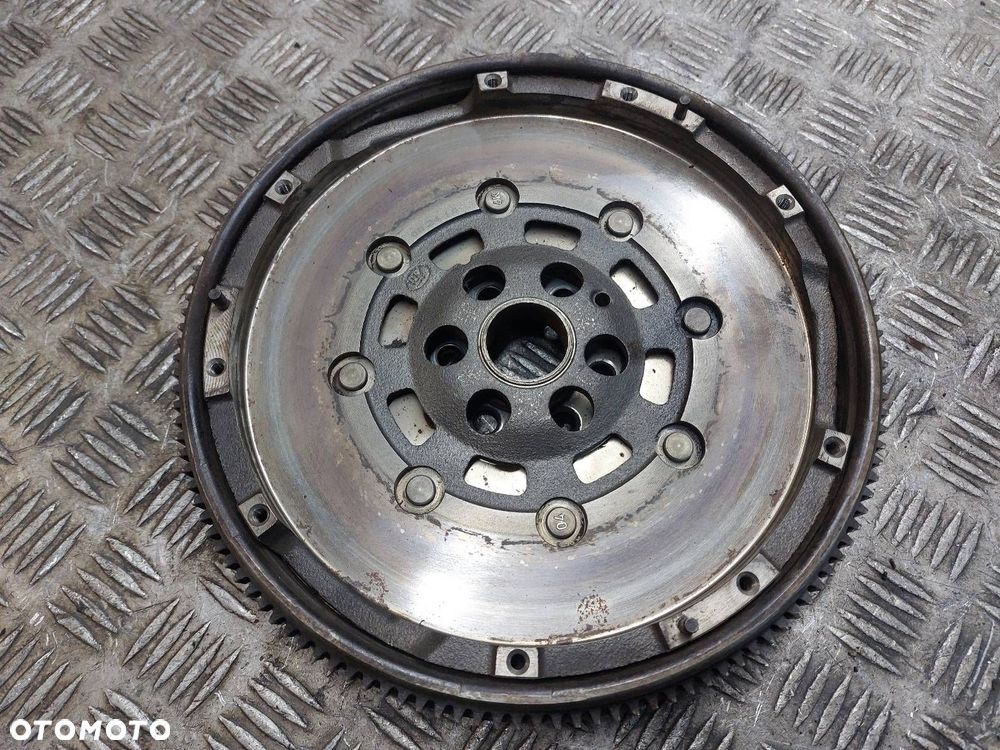 KOŁO DWUMASOWE AUDI A3 8P 2.0 FSI 06F105264C - 1