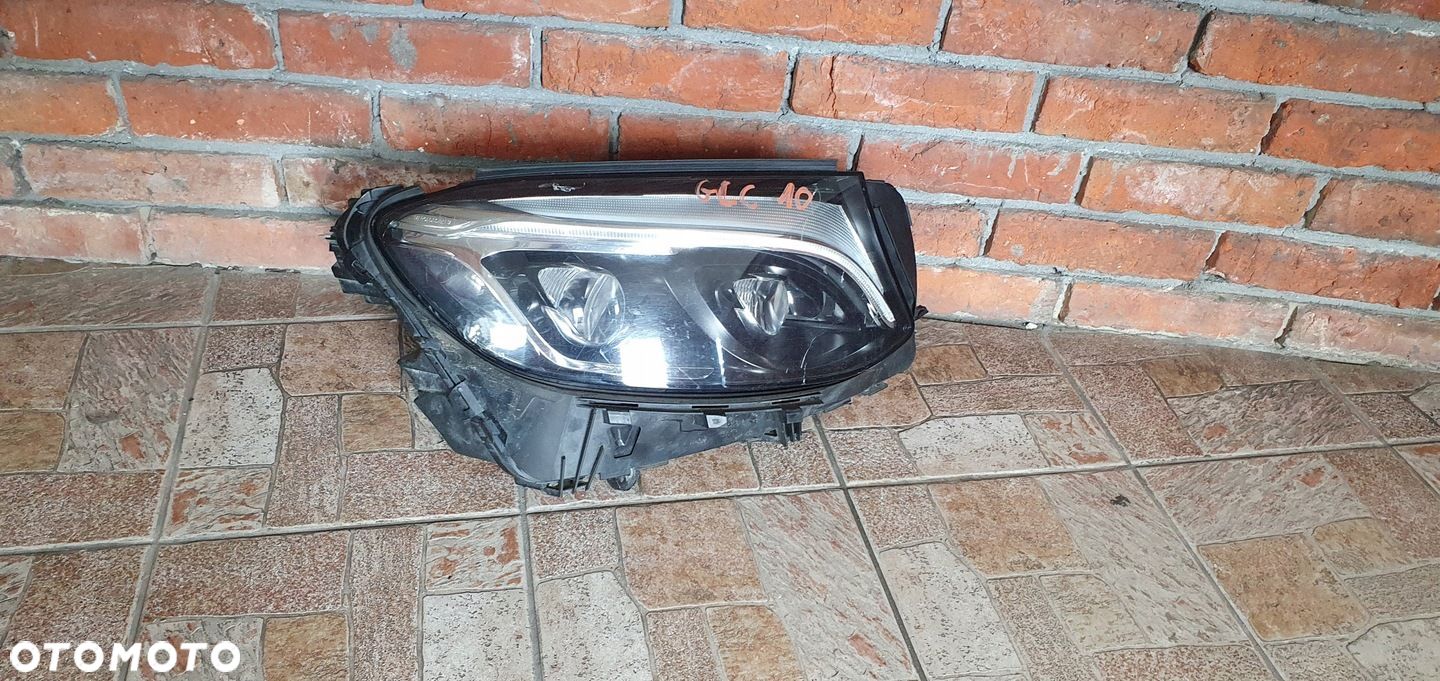 MERCEDES GLC LAMPA PRAWY PRZÓD A2539060401 - 1