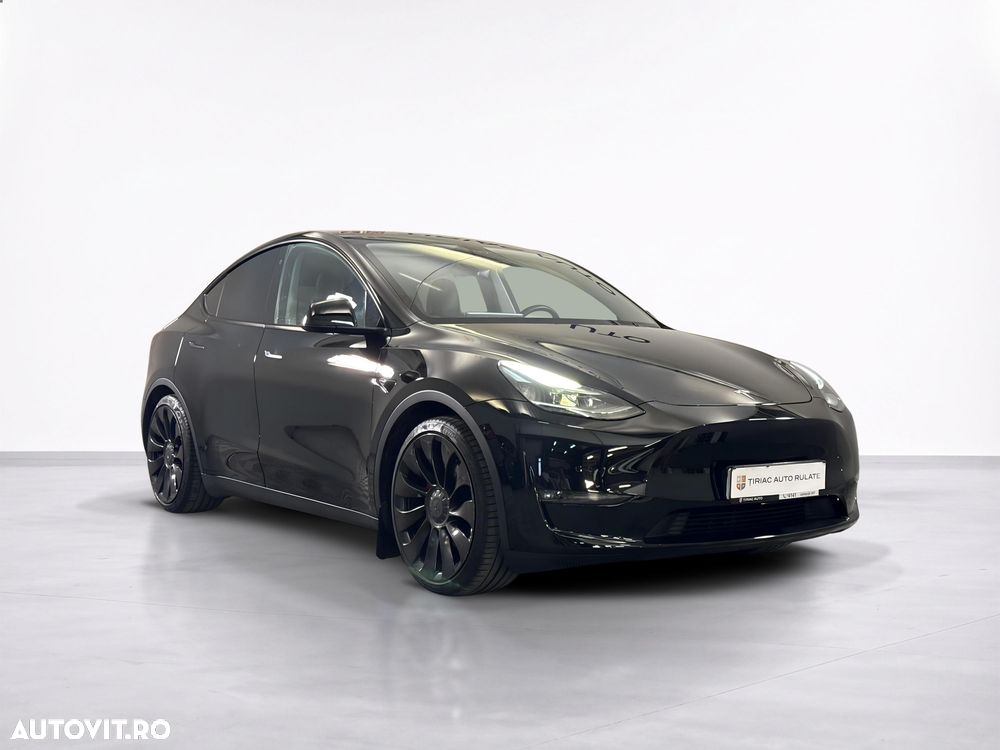 Tesla Model Y - 8