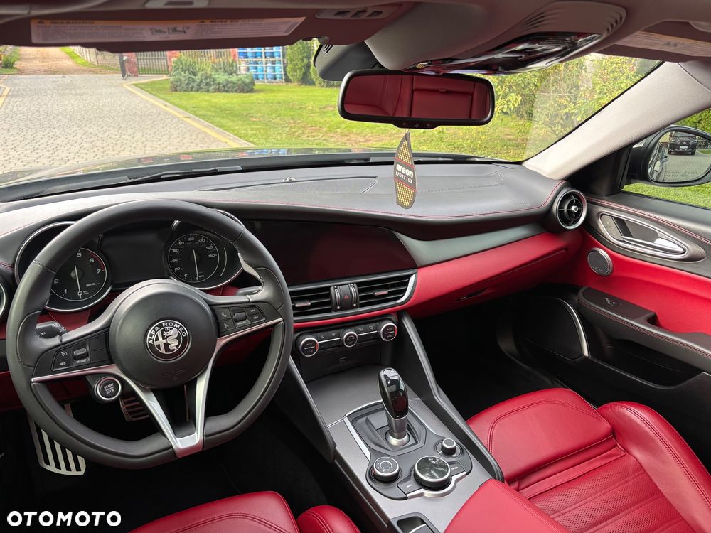 Alfa Romeo Giulia 2.0 Turbo 16V AT8 Veloce Ti - 11