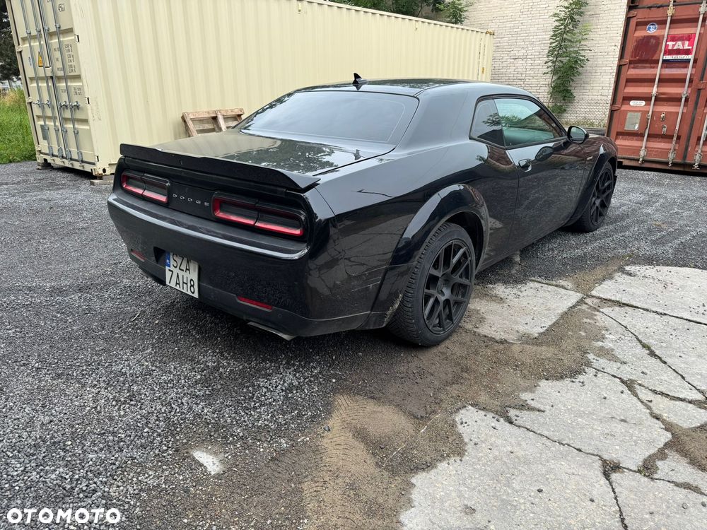 Dodge Challenger - 4