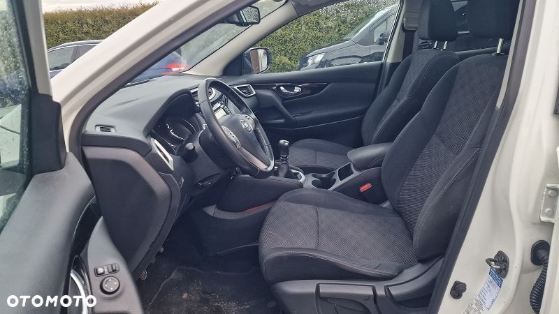 Nissan Qashqai 1.2 DIG-T N-Vision - 25