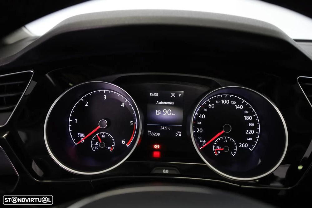 VW Touran 1.6 TDI R-Line DSG - 25
