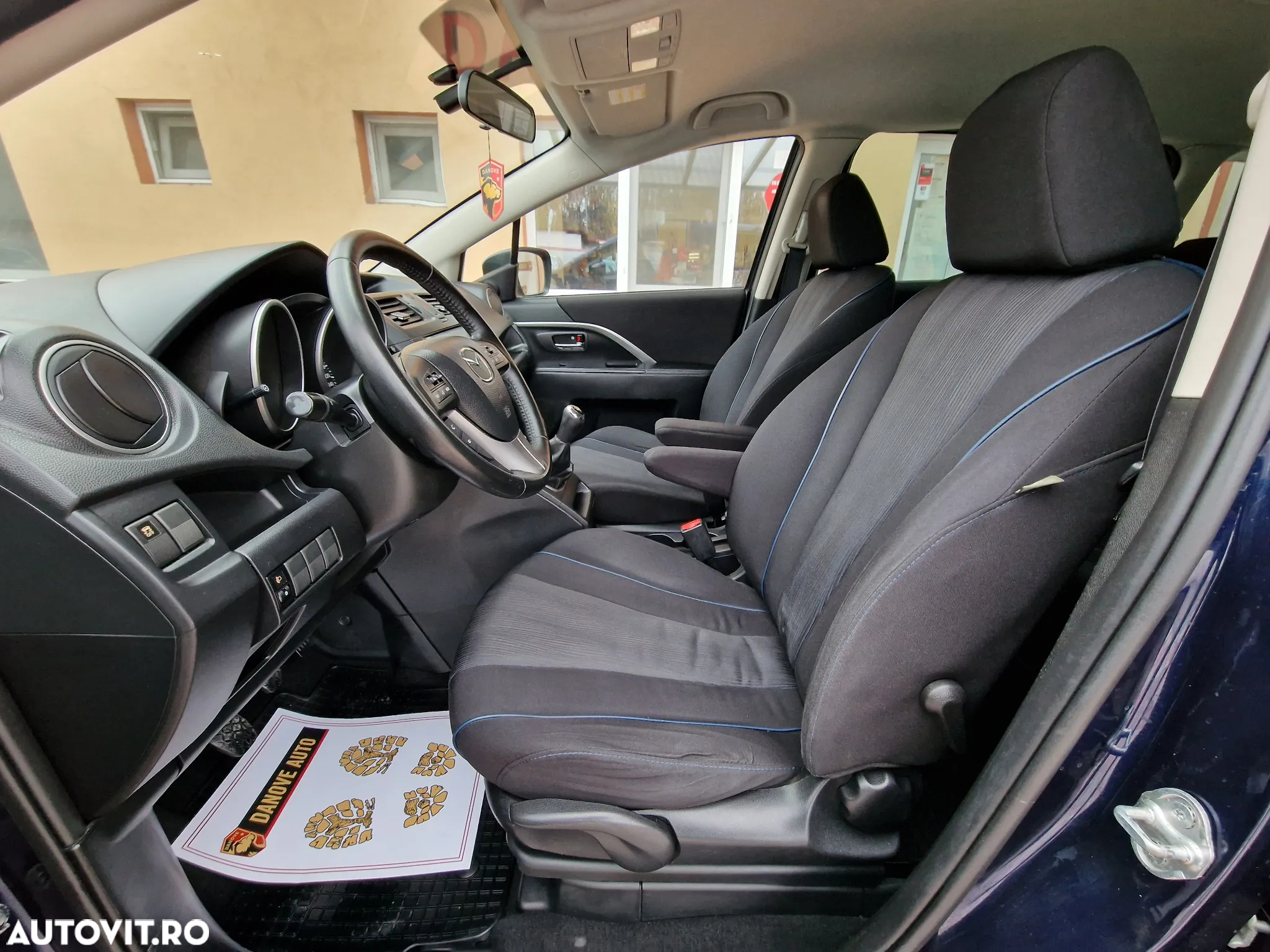 Mazda 5 - 6