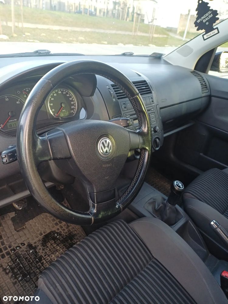 Volkswagen Polo 1.4 TDI Comfortline - 4