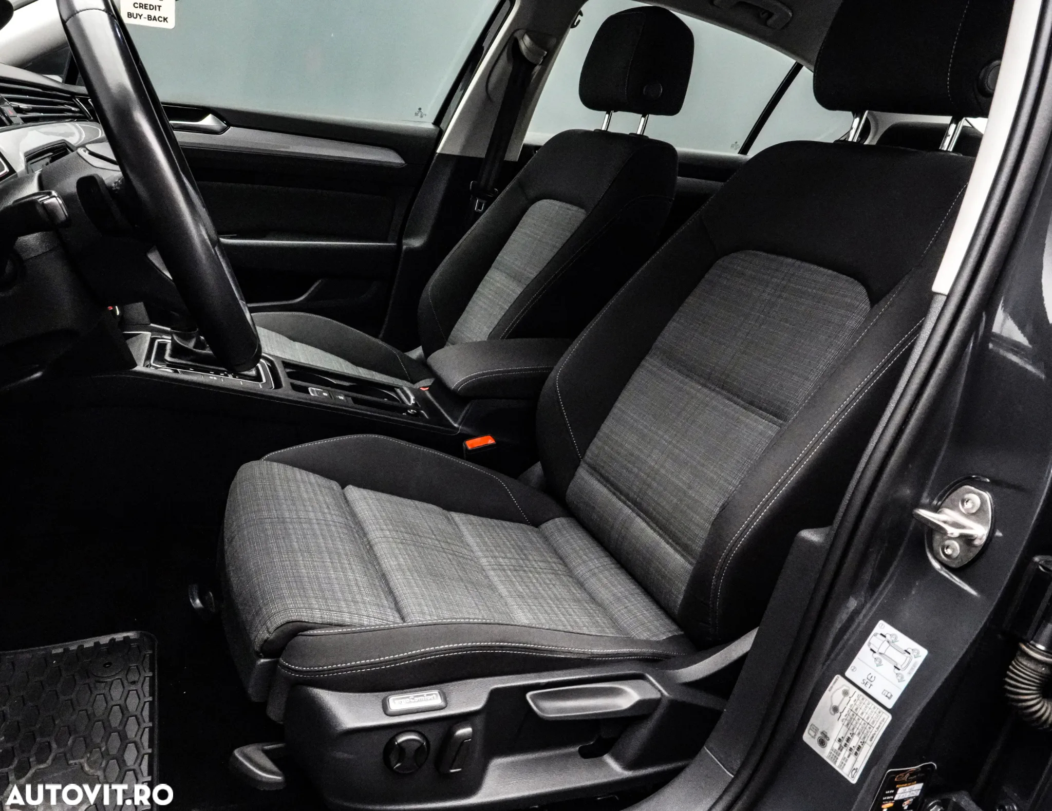 Volkswagen Passat 2.0 TDI DSG Trendline - 13