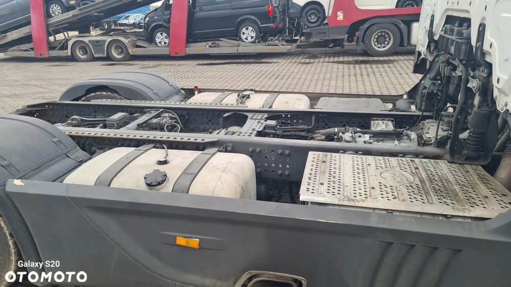 Mercedes-Benz actros - 13