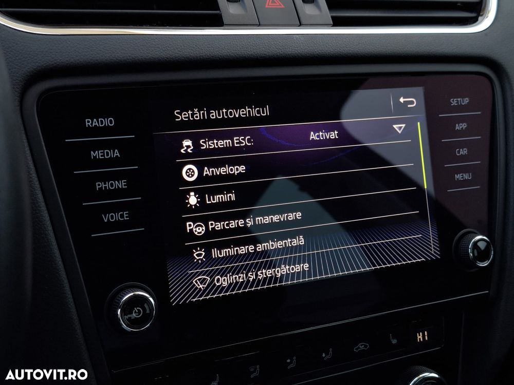 Skoda Octavia 2.0 TDI DSG Style - 20