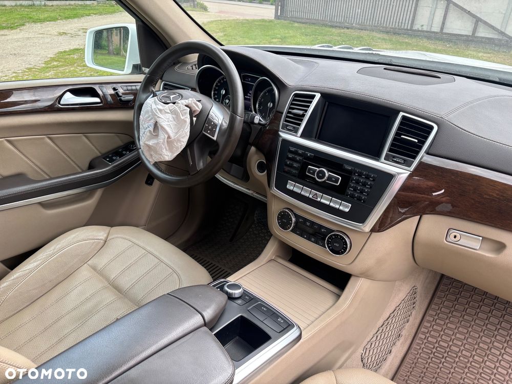 Mercedes-Benz GL 500 4-Matic - 13