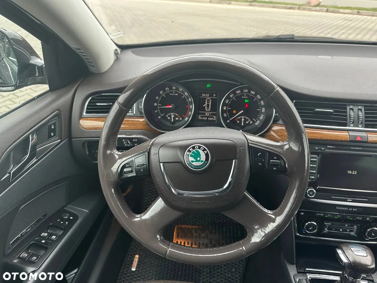 Skoda Superb 2.0 TDI L&K DSG - 23
