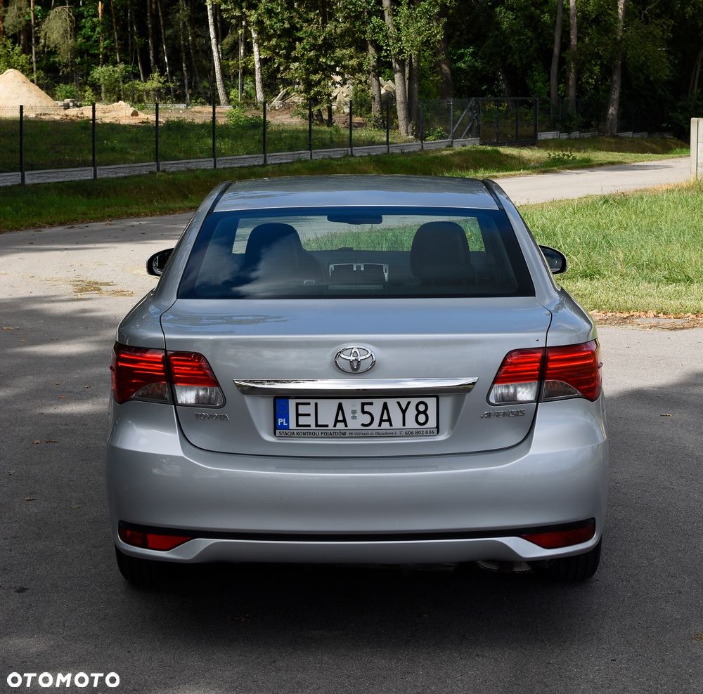 Toyota Avensis - 18
