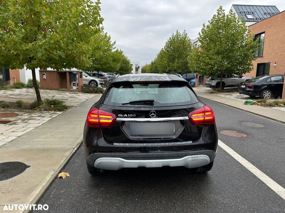 Mercedes-Benz GLA - 5