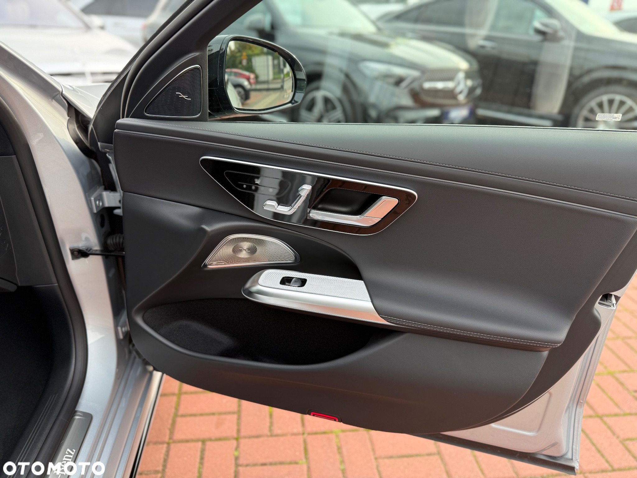 Mercedes-Benz Klasa E 200 mHEV 4-Matic AMG 9G-Tronic - 23