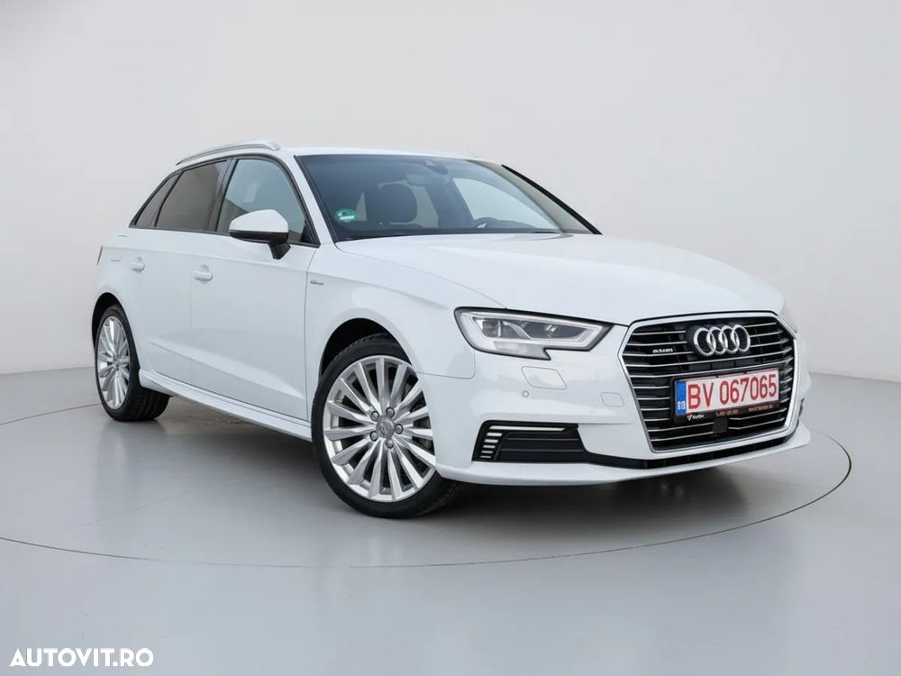 Audi A3 1.4 TFSI Sportback e-tron S line Sportpaket - 2