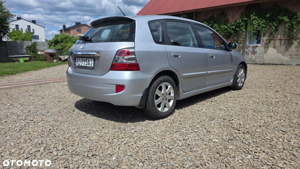 Honda Civic 1.6i ES - 5