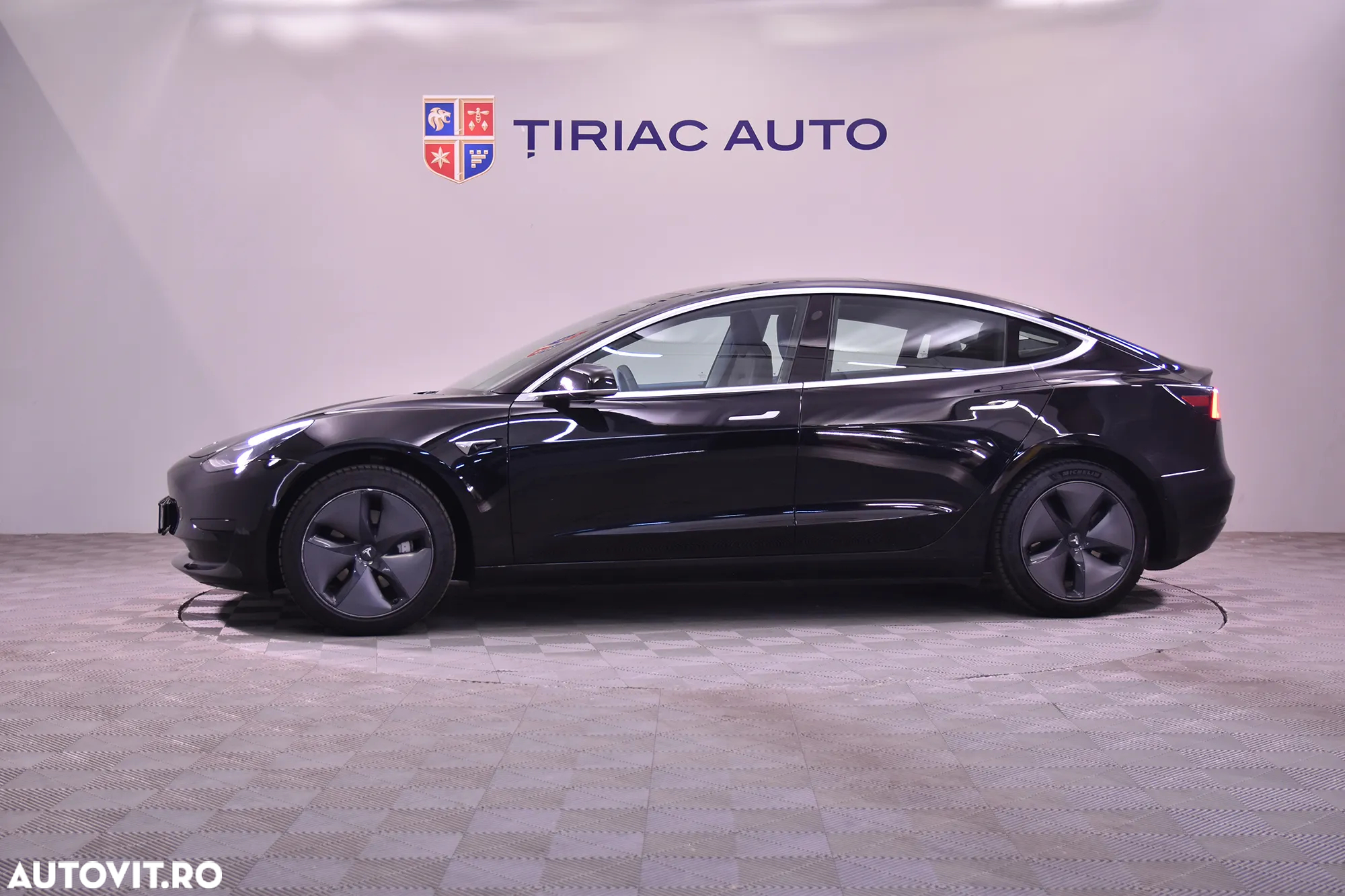 Tesla Model 3 - 2