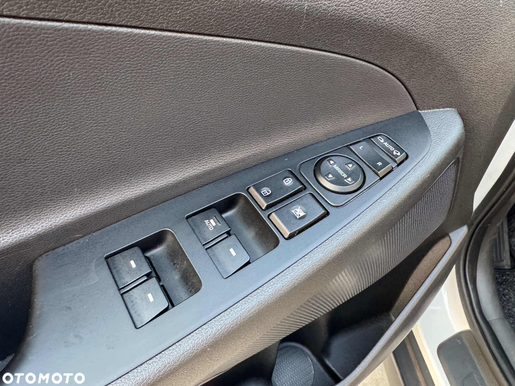 Hyundai Tucson 1.7 CRDI BlueDrive GO Plus 2WD DCT - 34