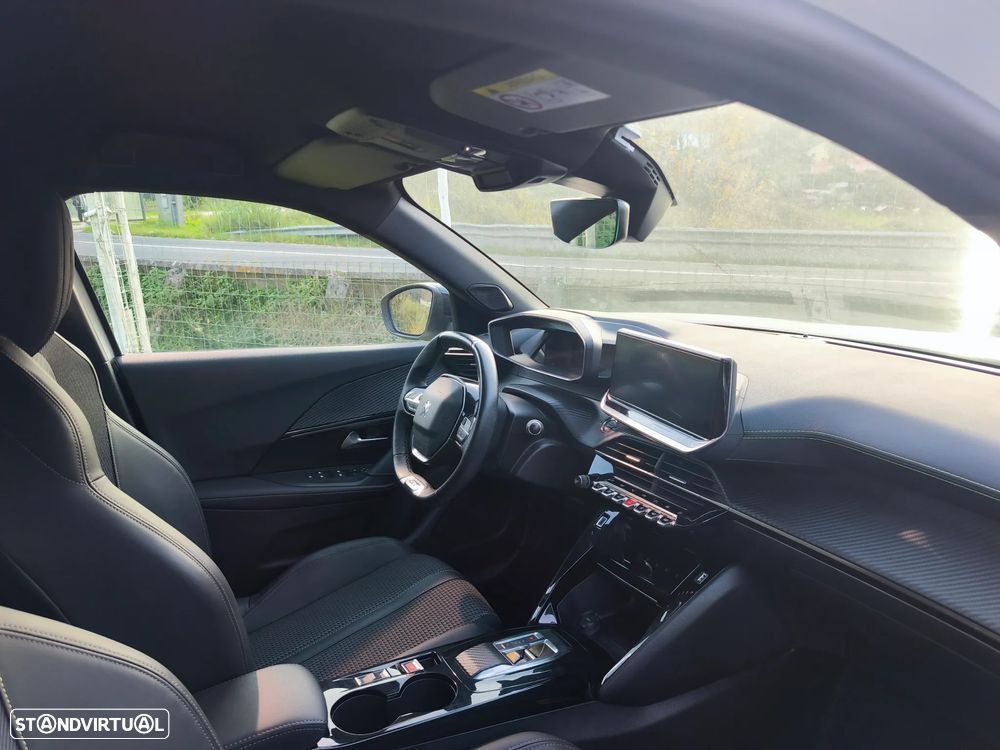 Peugeot e-2008 50 kWh GT Line - 4