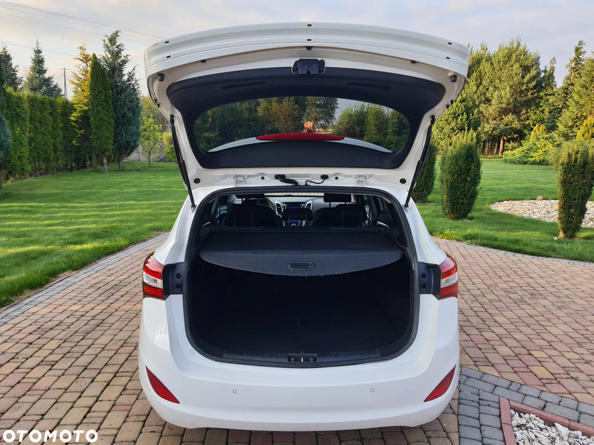 Hyundai i30 Kombi 1.6 CRDI Family+ - 9