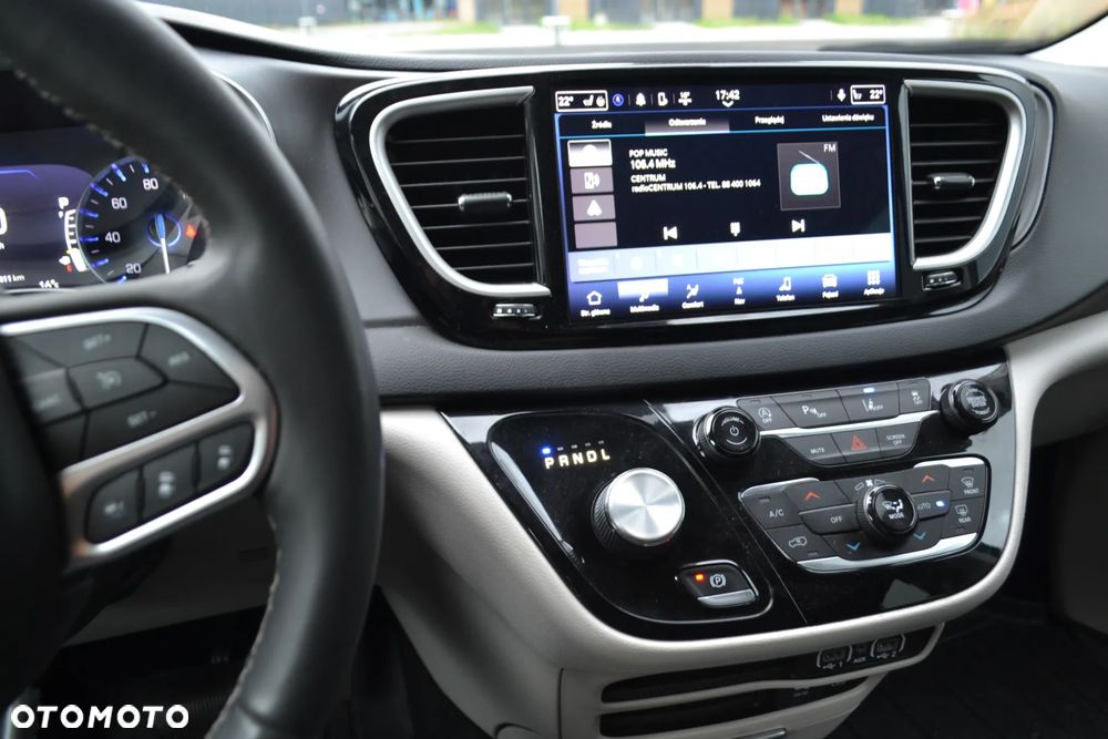 Chrysler Pacifica - 24