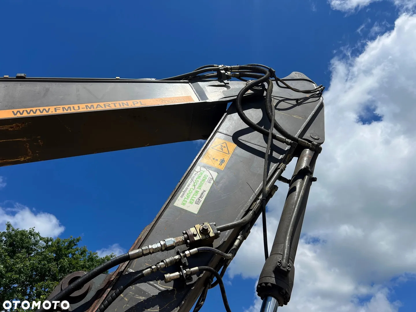 Volvo EC220 DL - 12