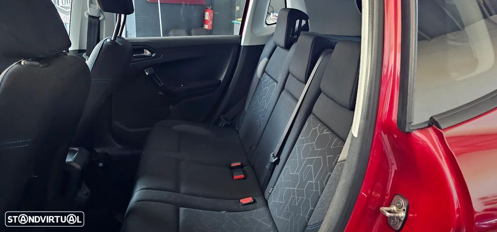 Peugeot 2008 1.5 BlueHDi Signature - 13