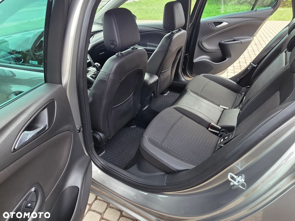 Opel Astra 1.4 Turbo Innovation - 17