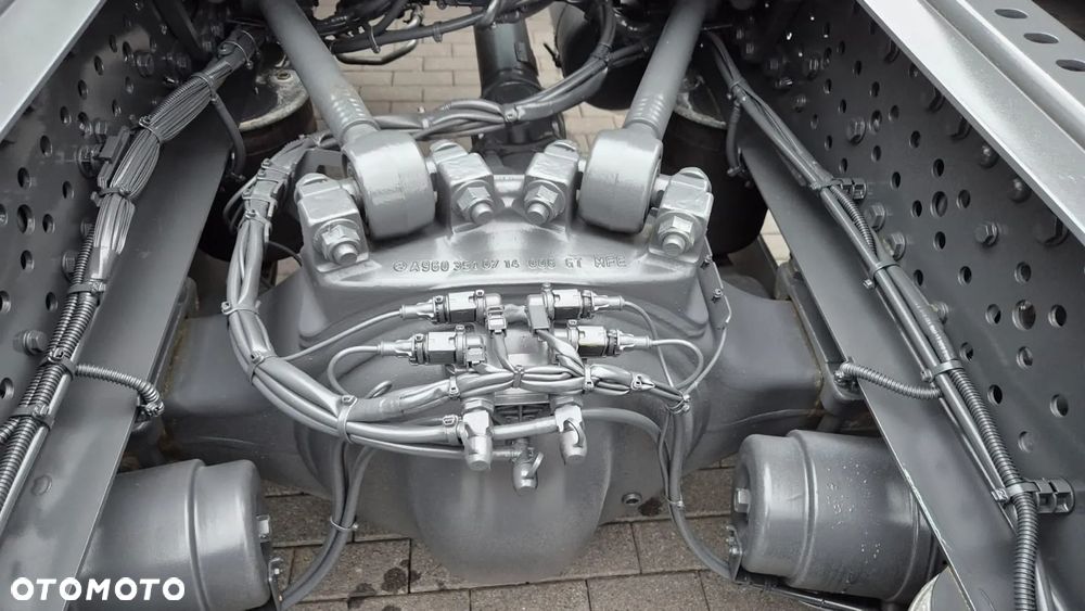 Mercedes-Benz ACTROS///* 1843///* NOWY///* 2019///* PRZEB.6000KM///* 6700KG///* ZABUDOWY MIĘDZYOSIOWE//* /STAN JAK NOWY !!! - 19