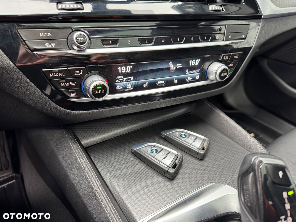 BMW Seria 5 530d xDrive mHEV M Sport sport - 39