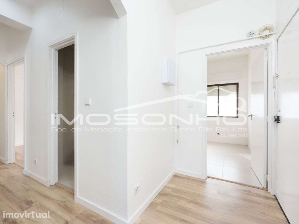 Apartamento T2 remodelado, no centro da Marinha Grande, ideal para ... - Grande imagem: 3/16