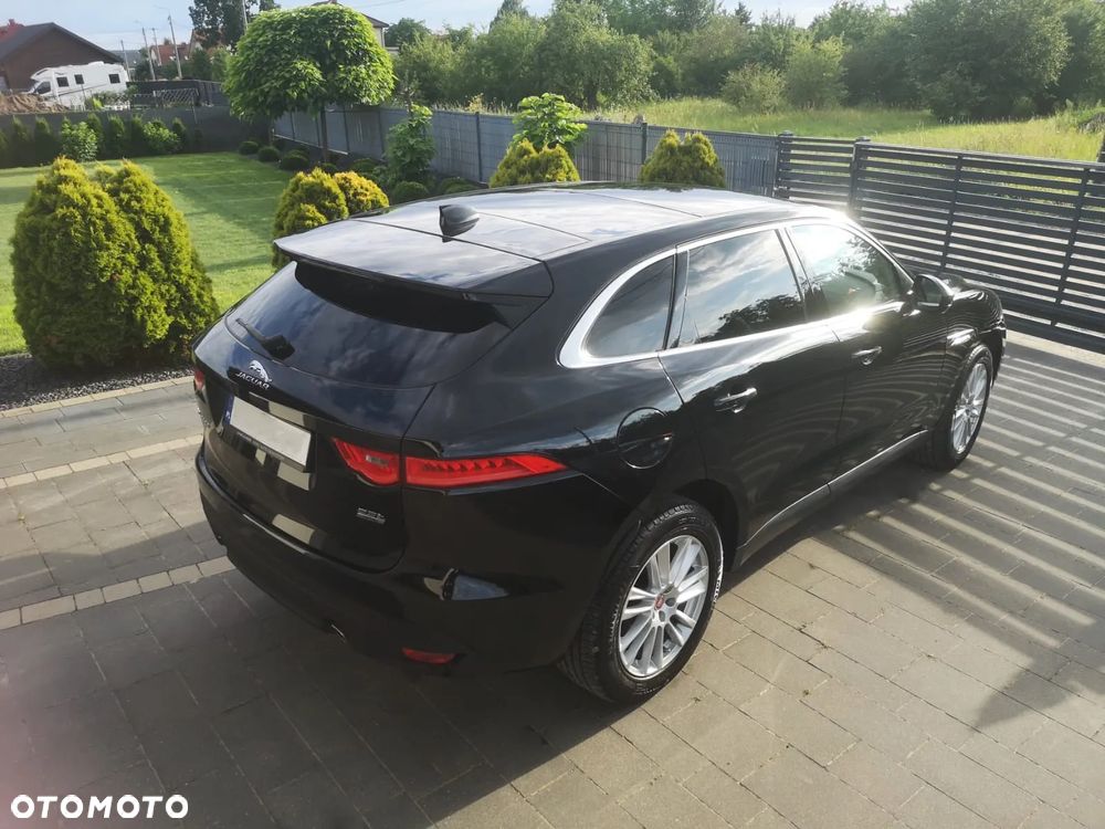 Jaguar F-Pace - 8