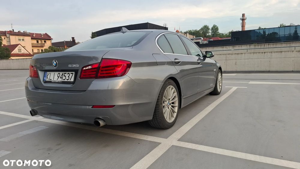 BMW Seria 5 535i xDrive - 6