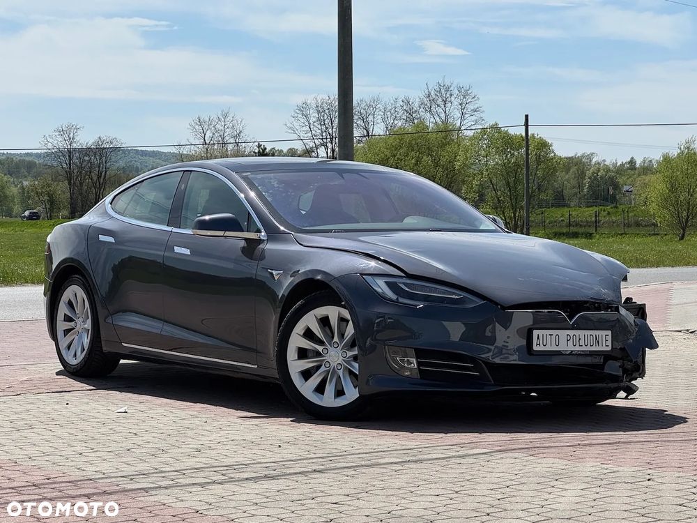 Tesla Model S - 1