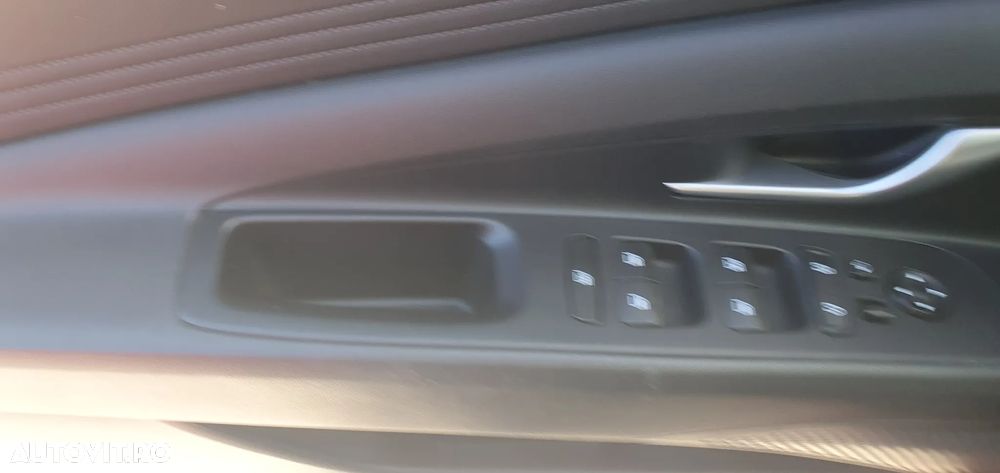 Hyundai Elantra 1.6 l 123 CP CVT Highway - 13