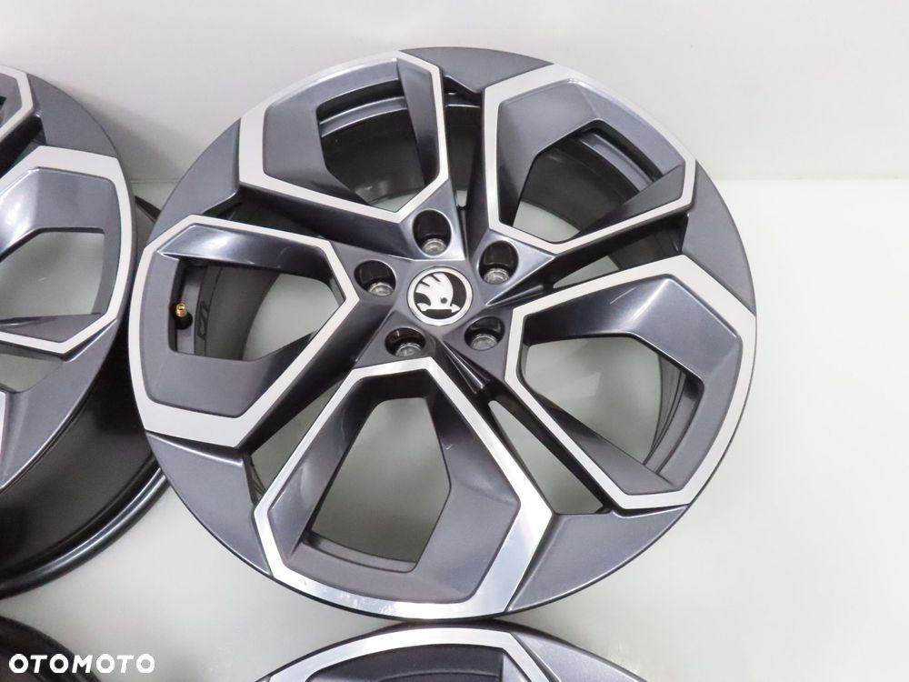 Alufelgi 19'' Skoda Octavia IV RS Superb 5x112 ET48 5E3601025S - 10