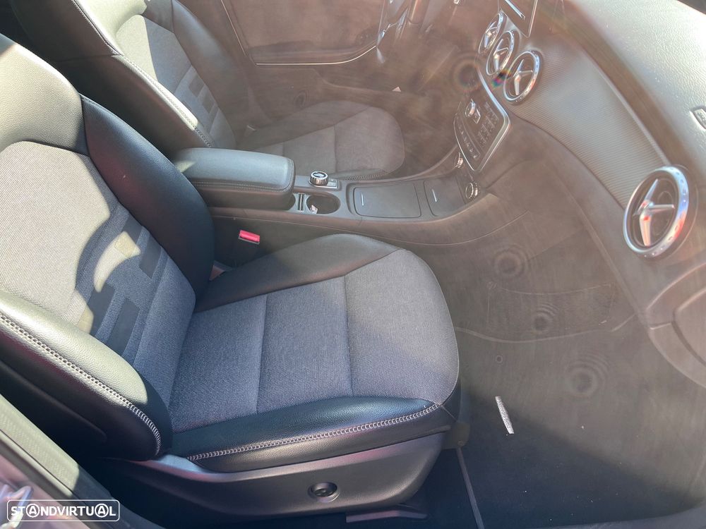 Mercedes-Benz GLA 220 - 24