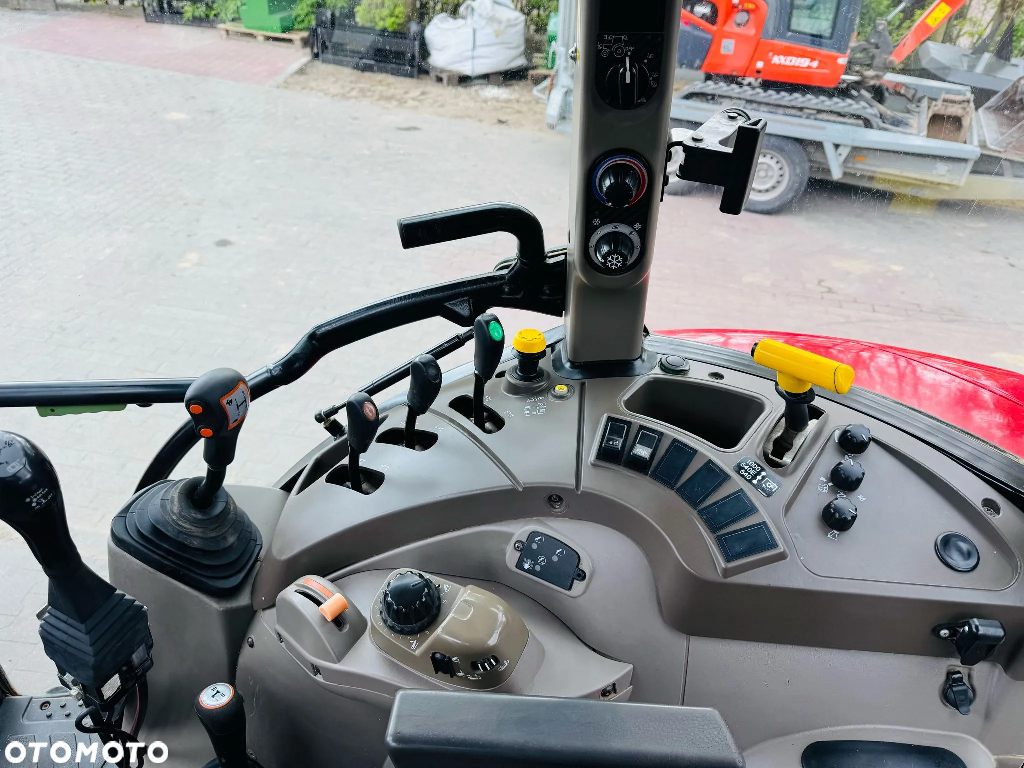 Case IH Farmall 105C - 14
