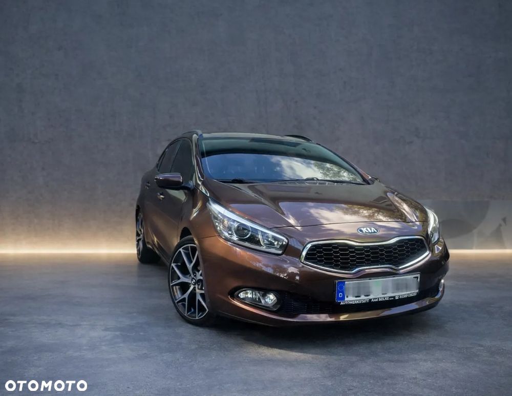 Kia Ceed 1.4 CVVT Dream Team Edition - 1