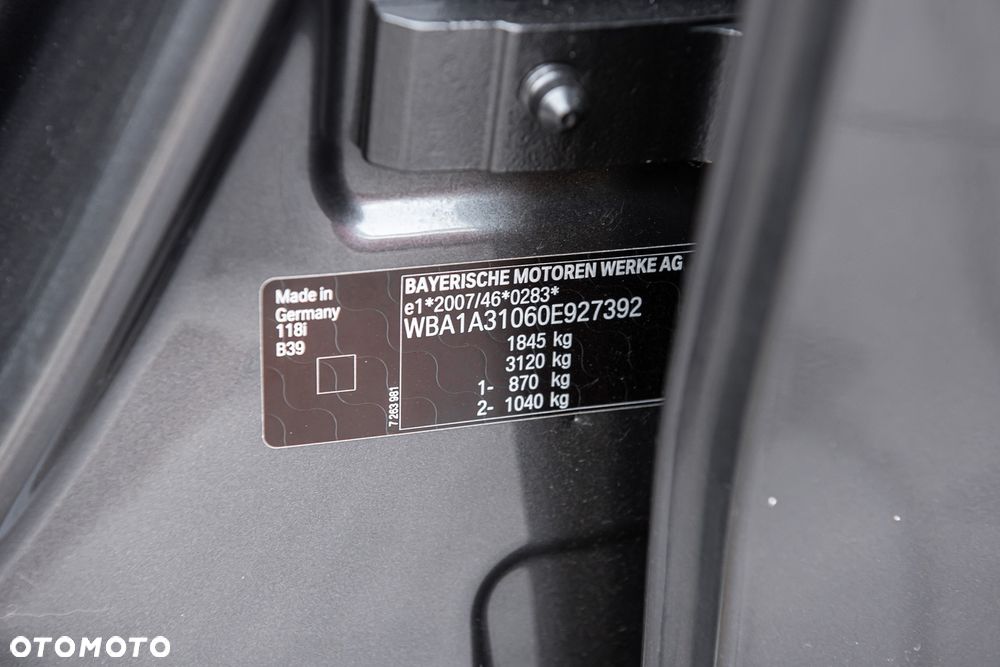BMW Seria 1 118i - 38