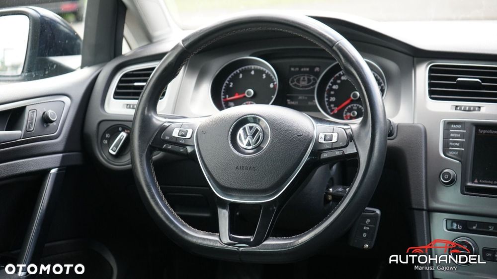 Volkswagen Golf - 11