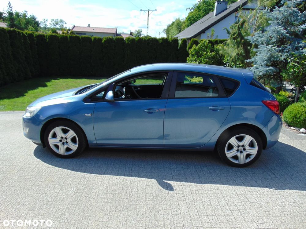 Opel Astra 1.6 Color Edition - 8