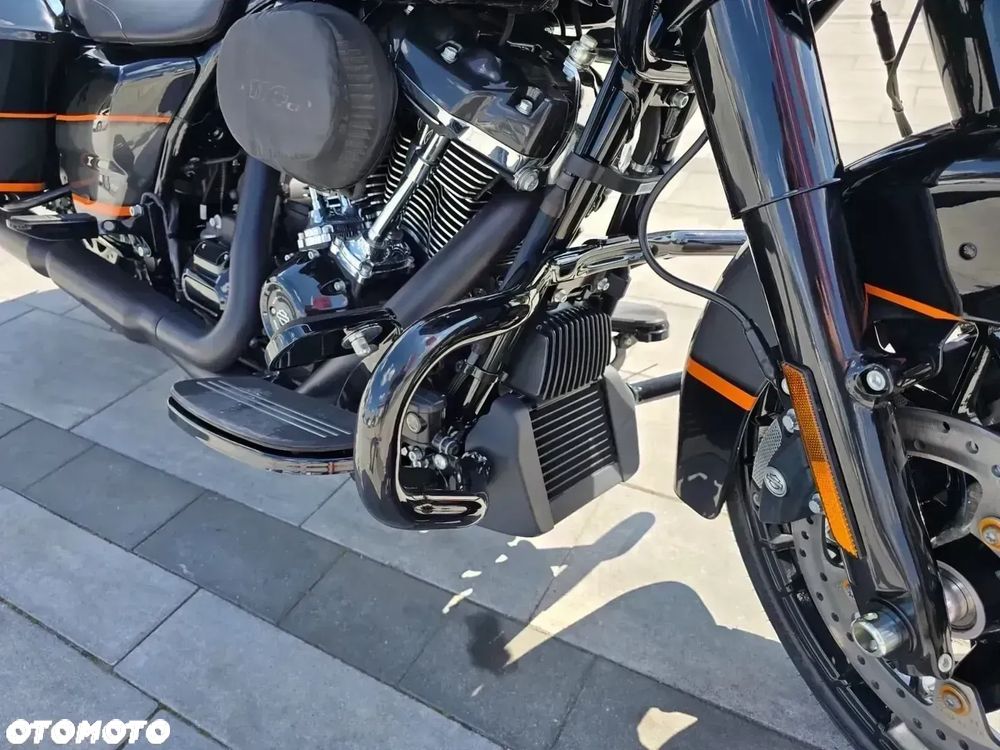 Harley-Davidson Touring Road Glide - 18