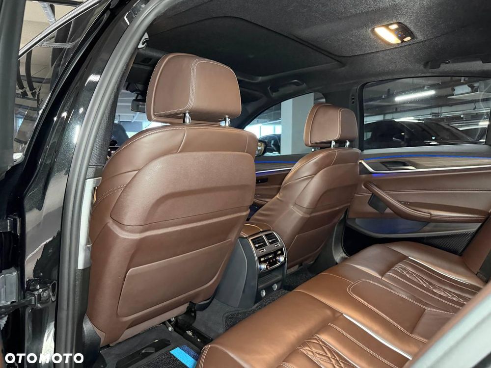 BMW Seria 5 530i Sport Line - 26