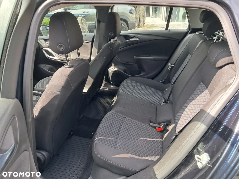 Opel Astra 1.4 T Dynamic S&S - 19