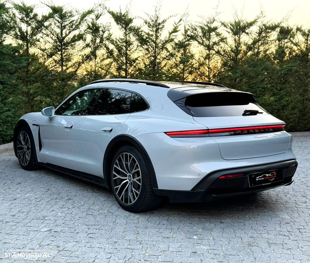 Porsche Taycan Cross Turismo 4 - 9